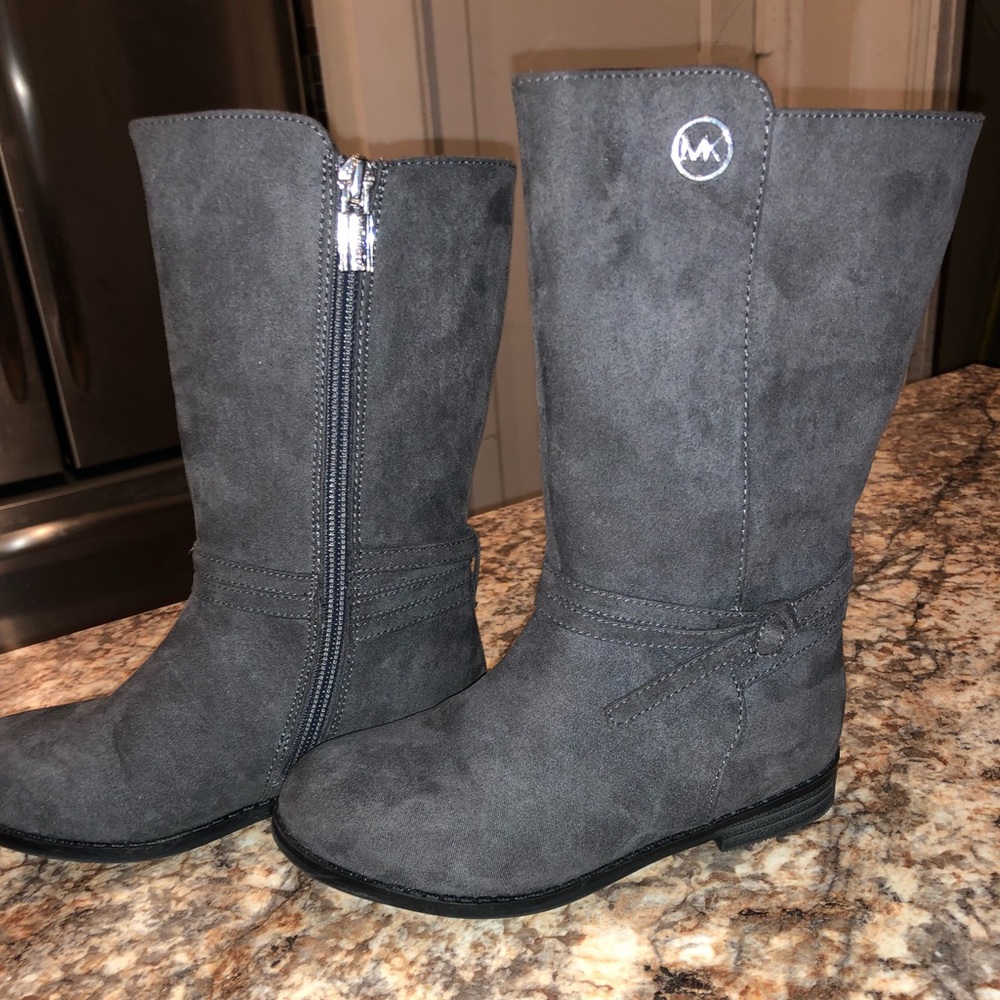 Michael Kors Toddler girl Grey boots. Sz 10